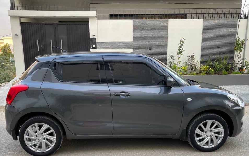 Suzuki Swift GL CVT 2022 6