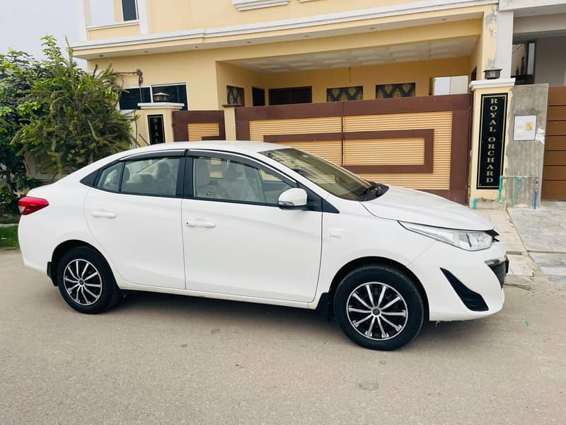 Toyota Yaris 2021 Total genuine 1st owner my name better cultus city 3