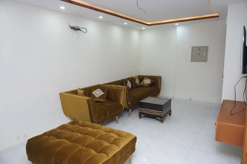 One Bed Apartment For Rent Per day Avil For familes 9