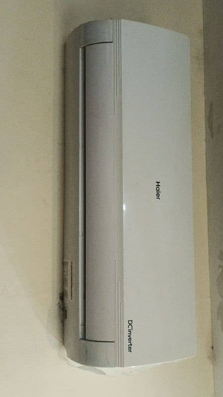 Haier 1 ton DC inverter heat and cool for sale in lush condition 0