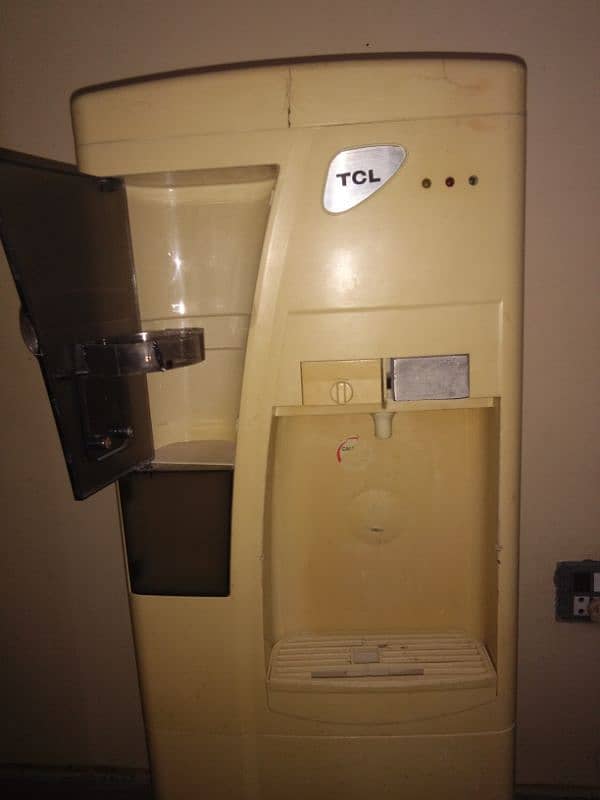 TCL Water Dispenser 0