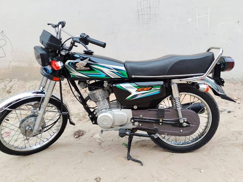 Honda CG 125 Black COBRA PUNJAB Number 6