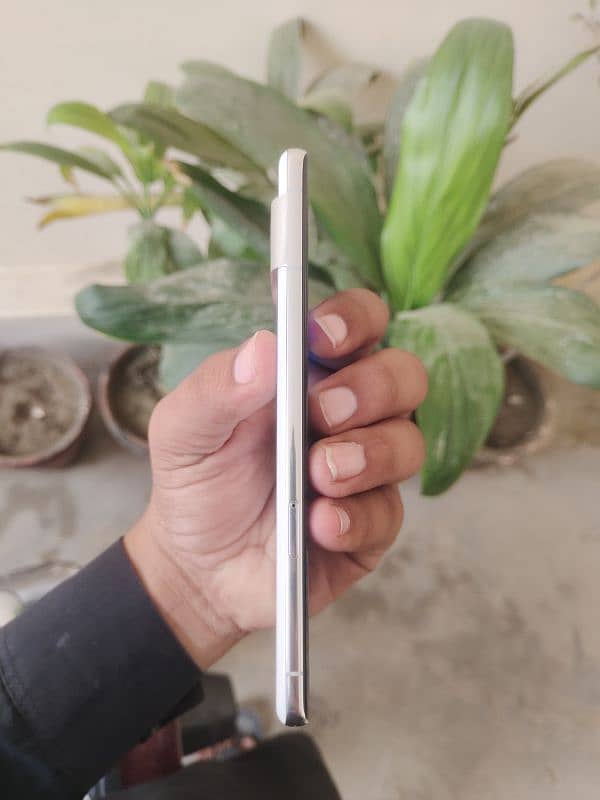 Google pixel 7 pro Non PTA 3