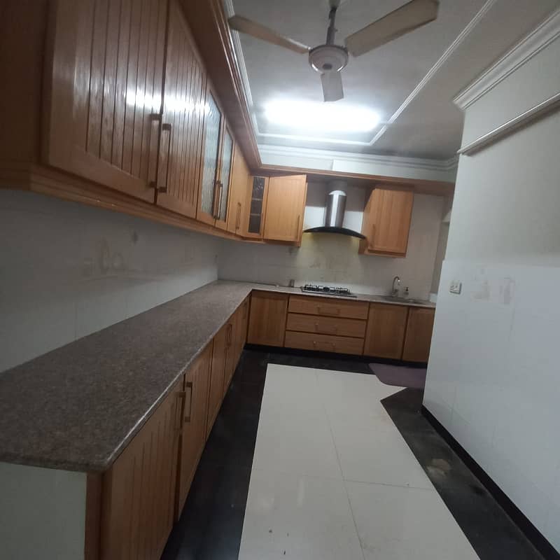 IDEAL LOCATION G-9/1 UPER PORTION FOR RENT 13