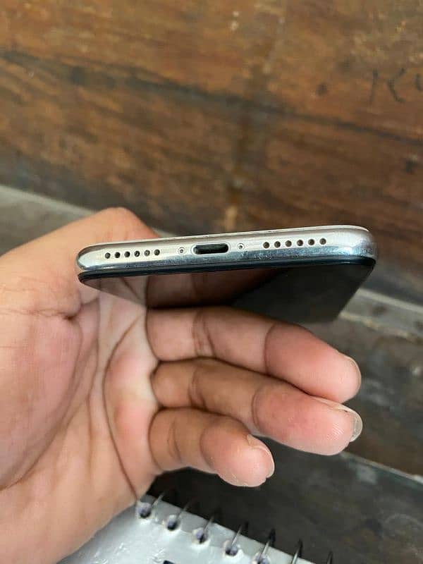 Iphone X pta approved 64Gb in good condition only for sale 4