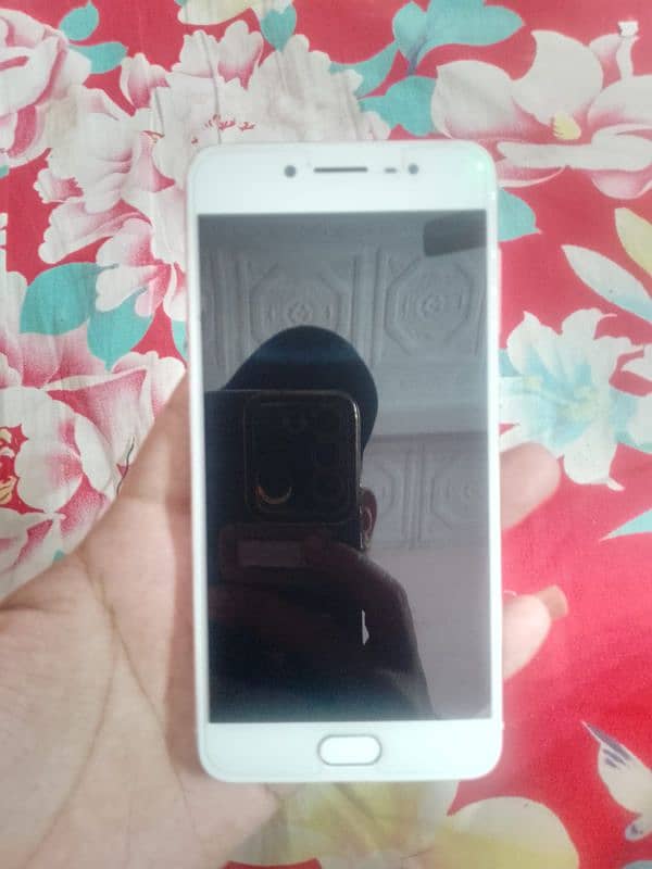 vivo x7 ram rom 4/128 PTA proof official Koi fault nahi hai all ok 2