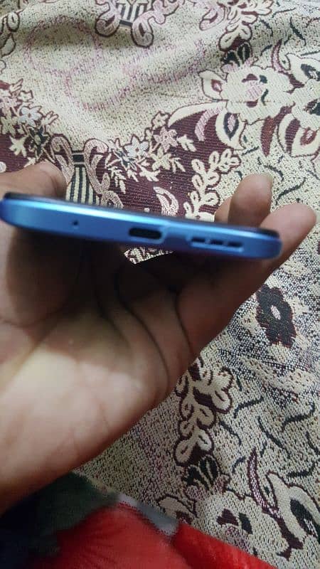 redmi note 10     10/9 condition screen ma aik line hy 5