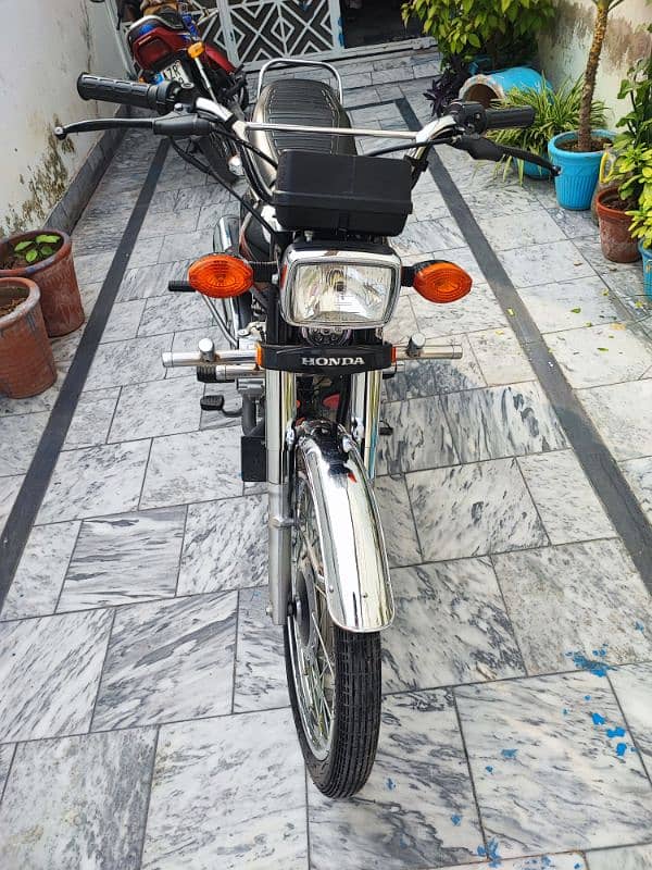 Honda 125 in very good condition 4