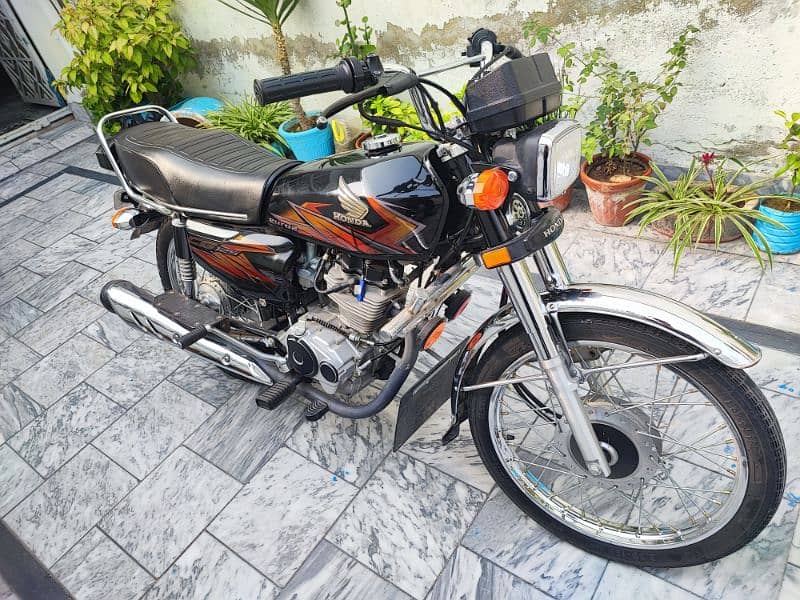 Honda 125 in very good condition 5