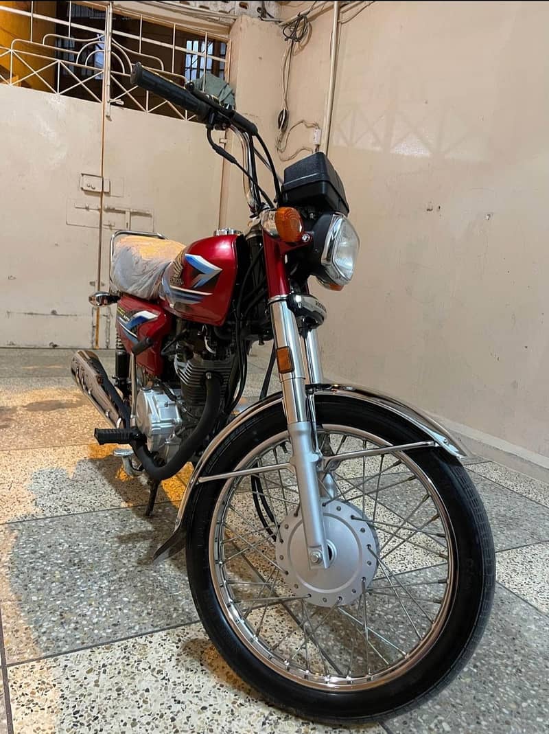 Honda cg 125 2024 zero meter condition first owner karachi number 6