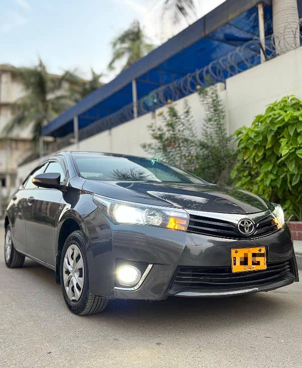 Toyota Corolla GLI 2017 Grey Color 100% original condition 1