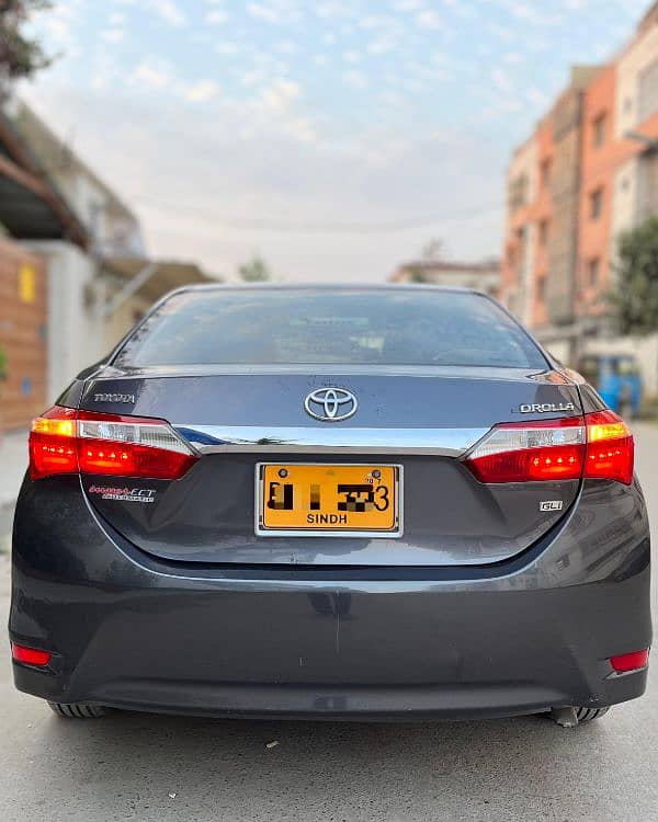 Toyota Corolla GLI 2017 Grey Color 100% original condition 3