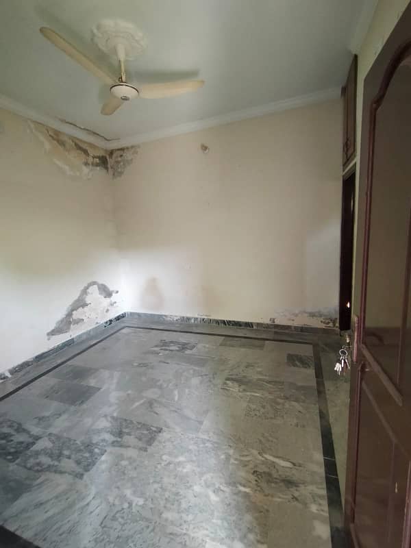 Urgent investor rate 5 Marla 2.5 story house for rent in ghauri town phase 3 isb 5