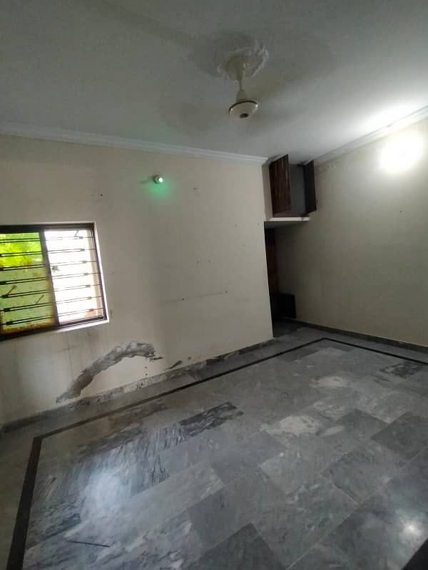 Urgent investor rate 5 Marla 2.5 story house for rent in ghauri town phase 3 isb 9