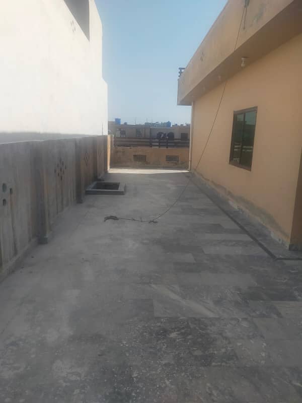 Urgent investor rate 5 Marla 2.5 story house for rent in ghauri town phase 3 isb 16