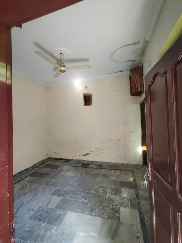 Urgent investor rate 5 Marla 2.5 story house for rent in ghauri town phase 3 isb 20