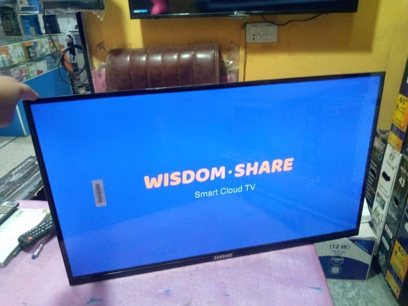 faramless 32 inch Led TV wifi 2