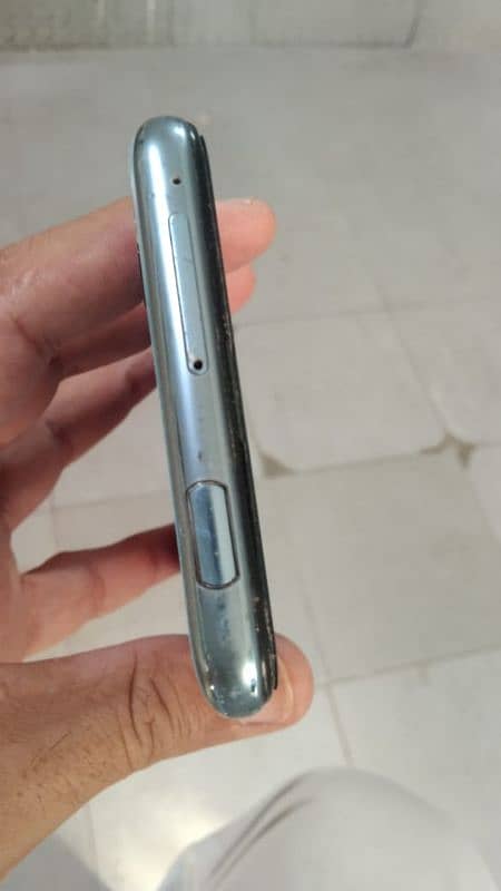 Huawei y9s 6/128 front camera fault only in Jaranwala 4