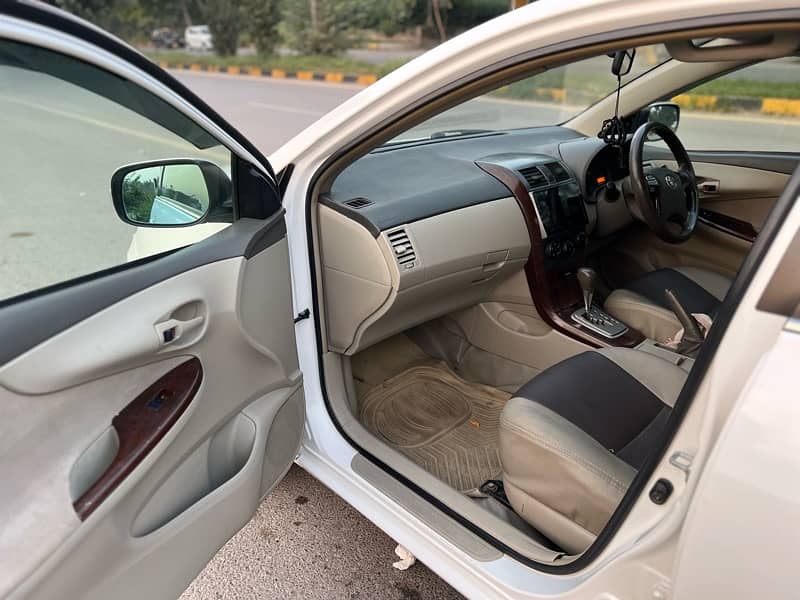 Toyota Corolla Axio 2007/ 2012 in out class condition for Sale in ISB 11