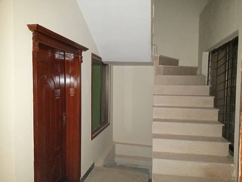 Triple Storey House For Sale In H13 3