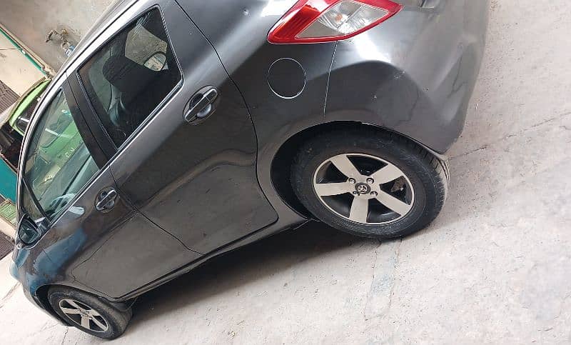 Toyota Vitz 2015 16