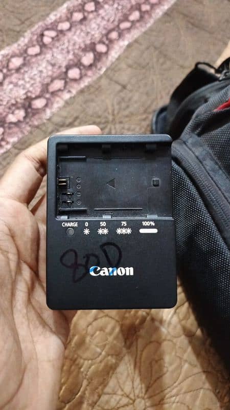 DSLR Canon 80d camera 9