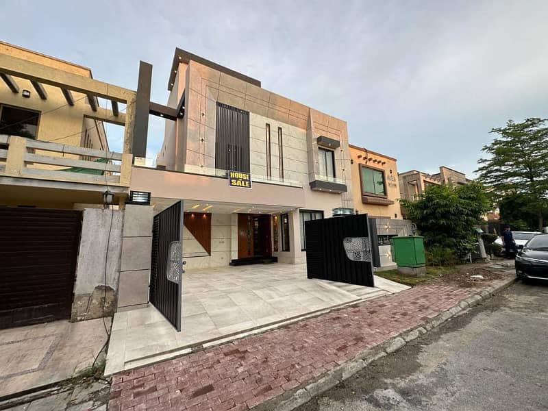 10 Marla Luxury Designer House For Sale In Bahria Town Lahore 0