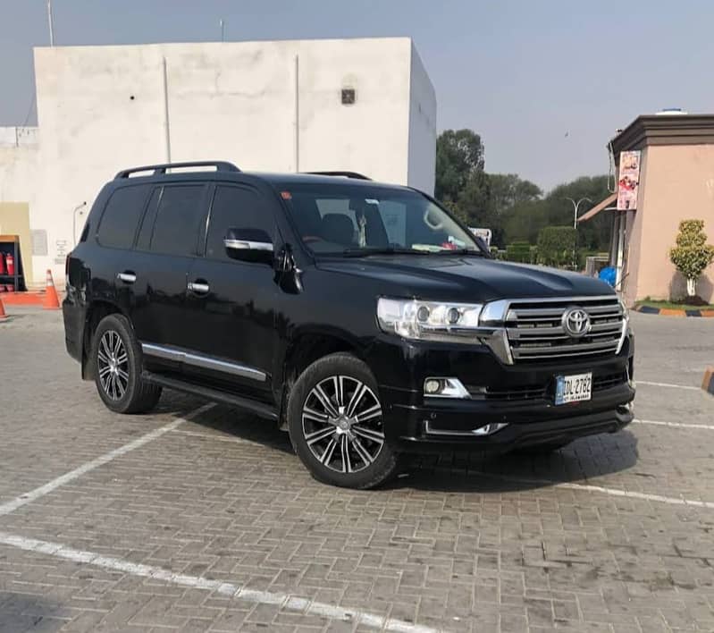 Land Cruiser V8 For Rent in Islamabad, Prado Revo Rent A Car Islamabad 2