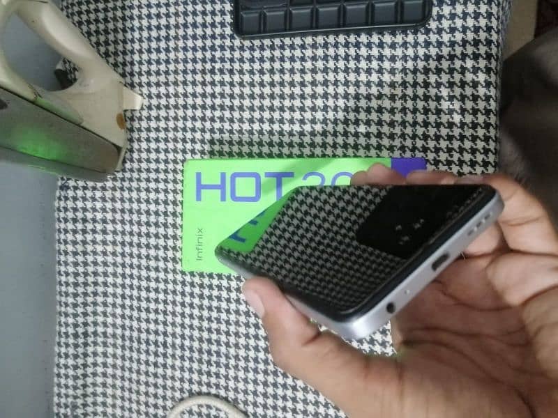 Infinix Hot 30 play 4+4 /64 1