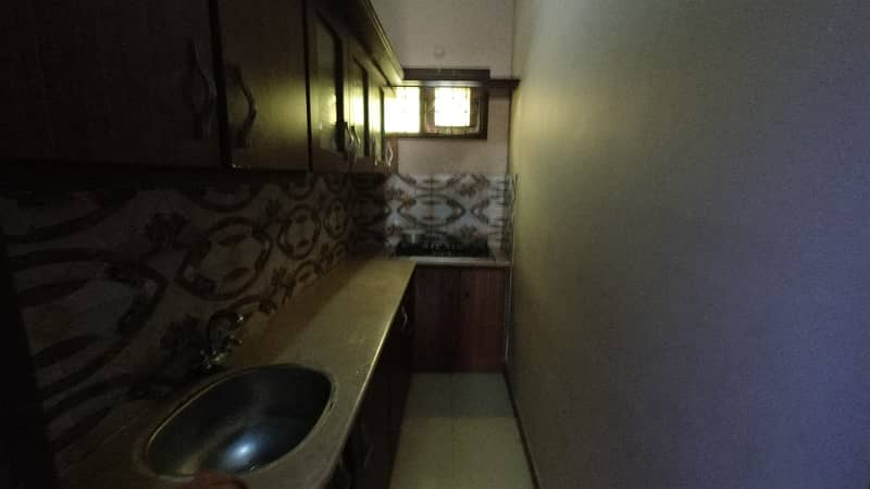 PORTION FOR SALE IN GULSHAN-E-IQBAL BLOCK-7 16