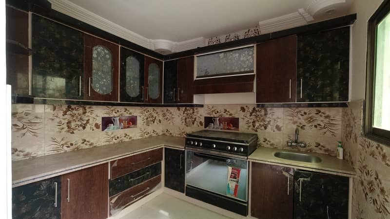 PORTION FOR SALE IN GULSHAN-E-IQBAL BLOCK-7 25