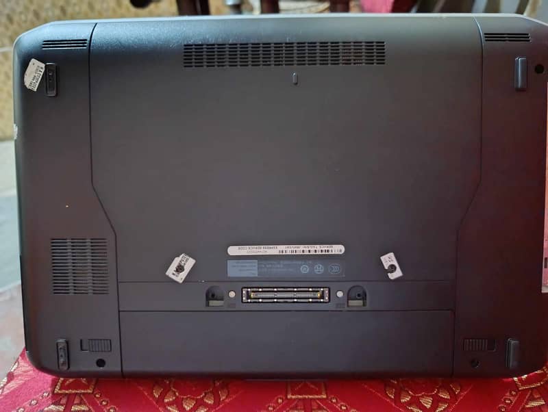 Dell laptop latitude e5430 8gb ram good condition mai hai 17