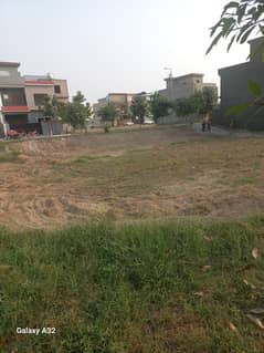 5 MARLA PLOT IN DIMOND BLOCK PARKVIEW CITY LAHORE 0