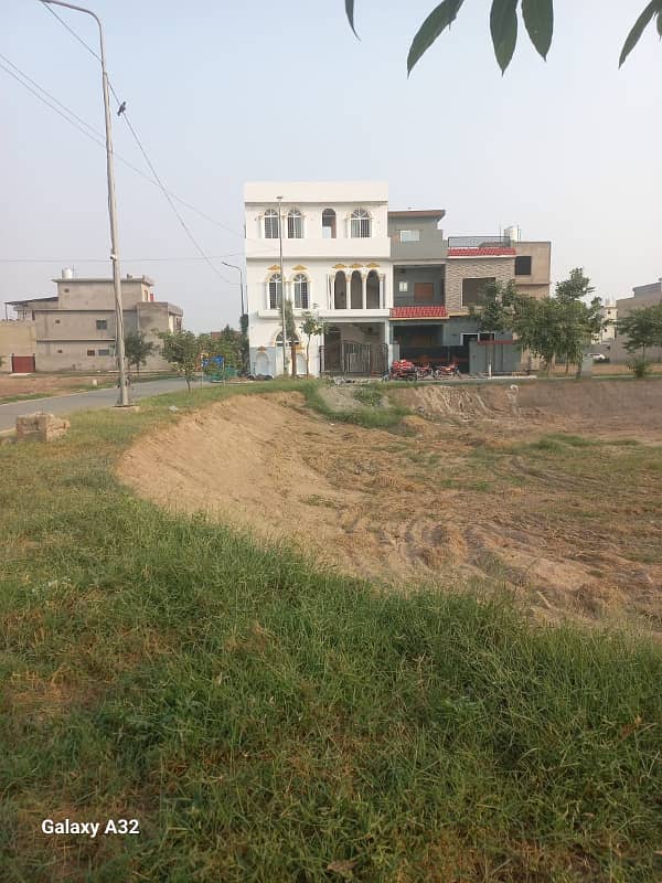 5 MARLA PLOT IN DIMOND BLOCK PARKVIEW CITY LAHORE 1