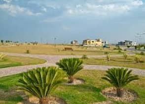 10 marla plot (Y-3367) at Beautiful & and Ideal Plot For Sale 4