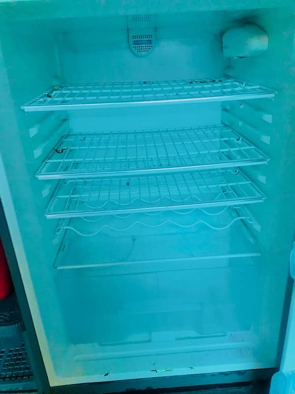 Haier medium size fridge 3