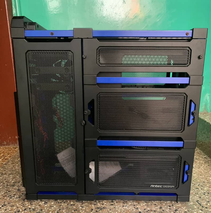 Gaming PC Casing 4 fan stall blue light aswell 1