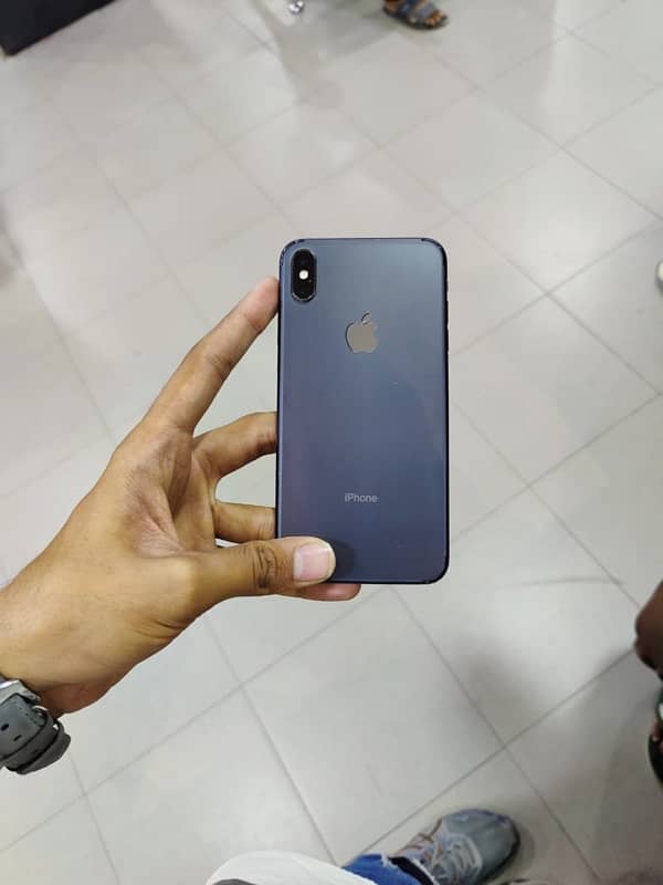 iPhone XS Max 1