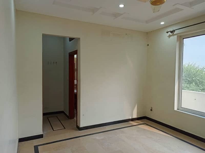 7 Marla Upper portion for rent in G-16/4 Islamabad 12