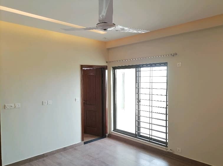 Flat Of 10 Marla Is Available For rent 0