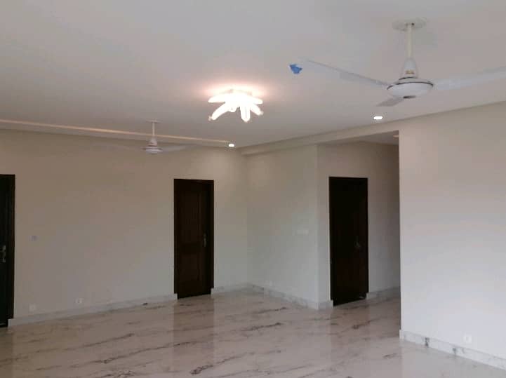 Flat Of 10 Marla Is Available For rent 2