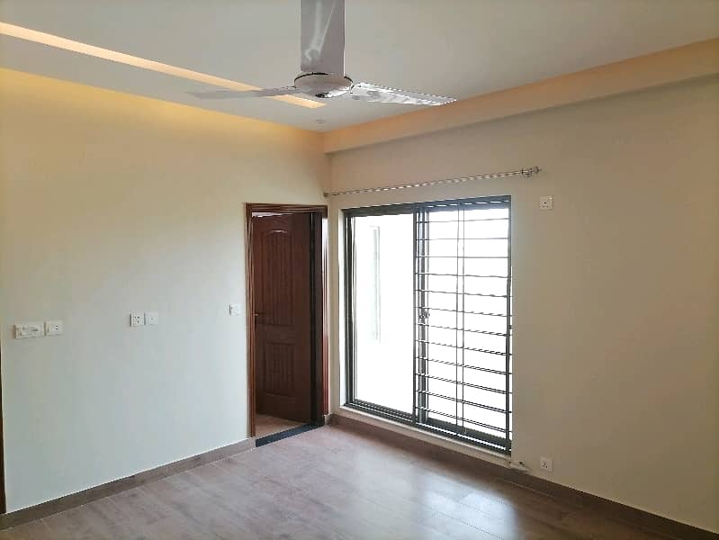 10 Marla Flat In Askari For rent At Good Location 2