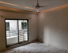 10 Marla Flat For rent In Askari 11 - Sector D Lahore In Only Rs. 127000