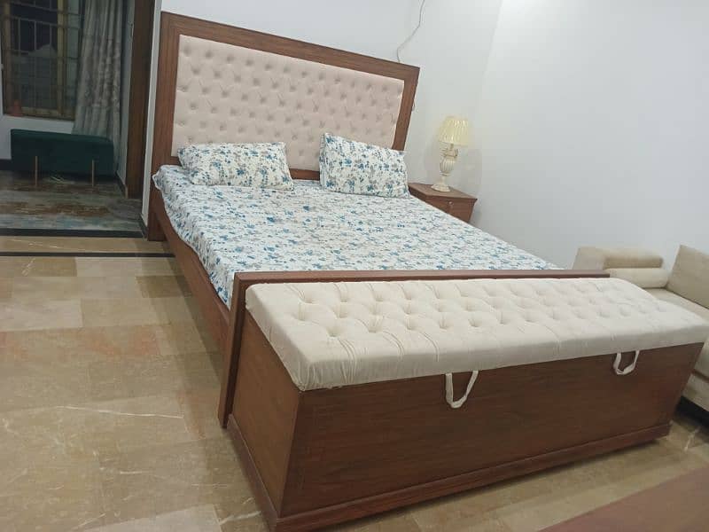 wooden bed set for sale 0