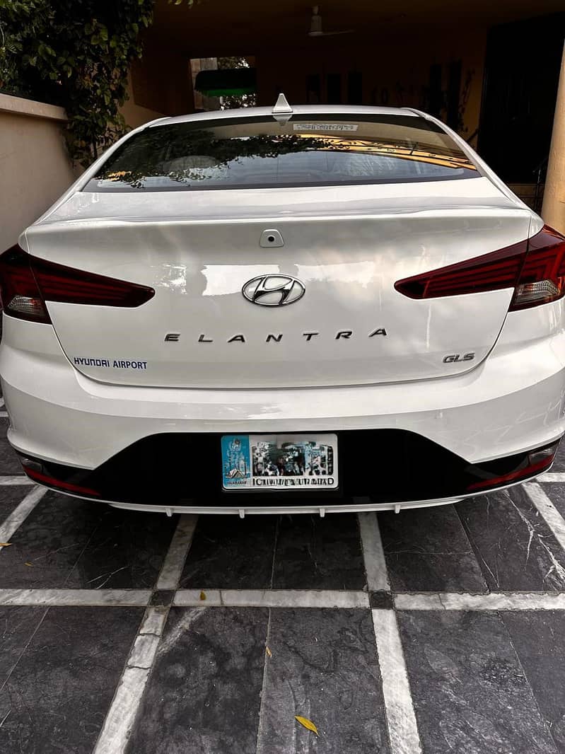 Hyundai Elantra 2023 GLS 4