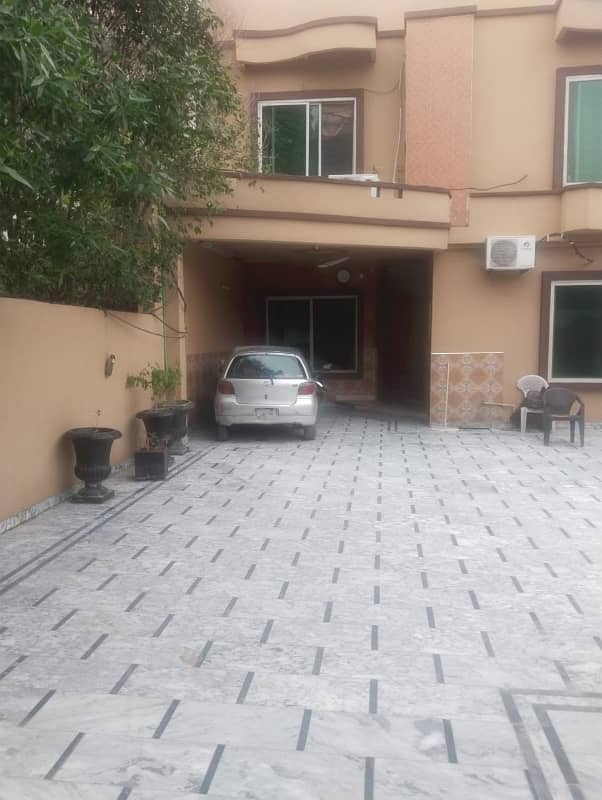 13 Marla Double Unit House For Sale in Khayaban Colony 2 Madina Town Faisalabad 2