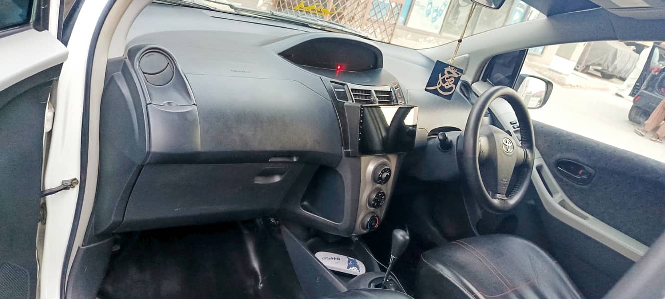 Toyota Vitz 2009 5