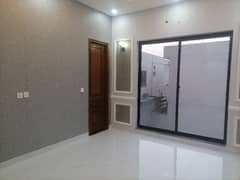 A Prime Location 10 Marla Upper Portion Located In Central Park Housing Scheme Is Available For rent 0