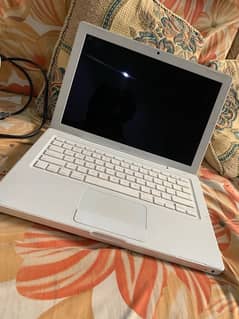 MacBook 2007 with charger all accessories