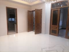 Prime Location Upper Portion Of 10 Marla Available For rent In Central Park Housing Scheme 0